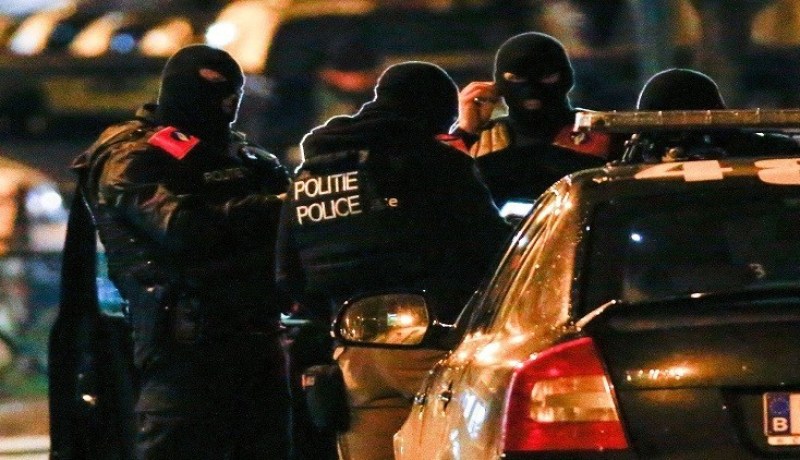 مسلح يحتجز 15 رهينة داخل مركز تجاري في بروكسل