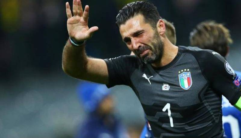 بالفيديو.. “بوفون” يعتذر للشعب الإيطالي بـ “الدموع”
