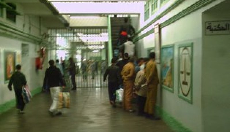ثلاث سنوات حبسا نافذة لأحد حراس سجن الوادي