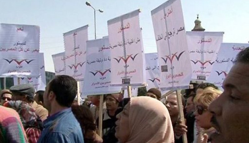 مصر.. اشتباكات بين أنصار مرسي ومعارضيه في مليونية “مصر مش عزبة”