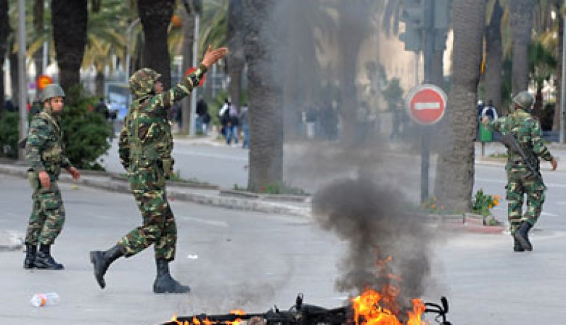 وزير الدفاع التونسي: سنطبق قانون الطوارئ “بكل صرامة”