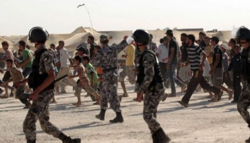 اصابة 11 لاجئا سوريا اثر اشتباكات بمخيم الزعتري في الاردن