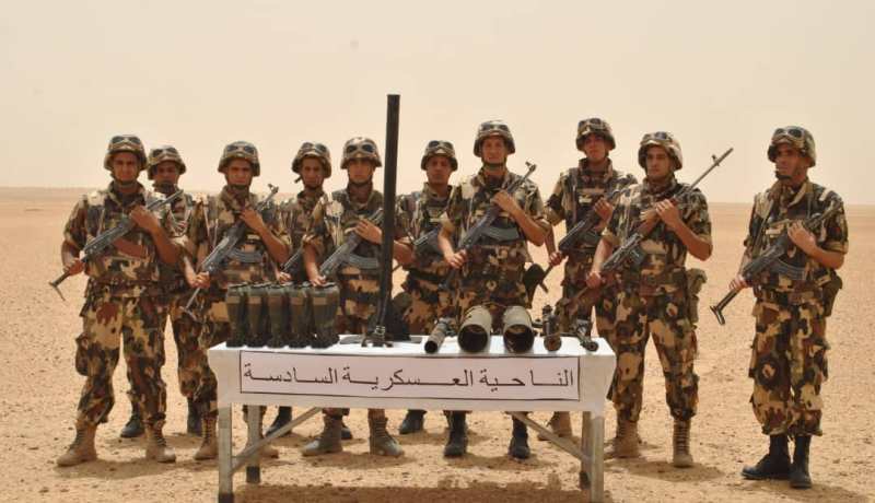 بالصور.. الجيش يكشف مخبأ يحوي على 20 قذيفة هاون وقاعدتي إطلاق صواريخ