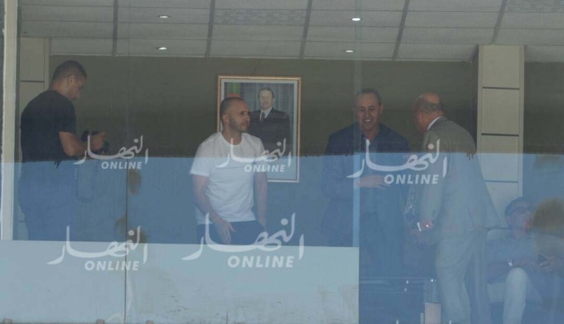 بالصور.. بلماضي حاضر بملعب “5 جويلية” لمُتابعة القمة