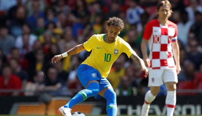 بالفيديو.. “مودريتش” لـ “نيمار”: “نحن في إنتظارك” !!