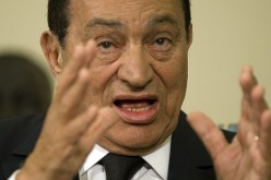 طبيب حسني مبارك يفجر مفاجأة.. أصابه مرض نادر!