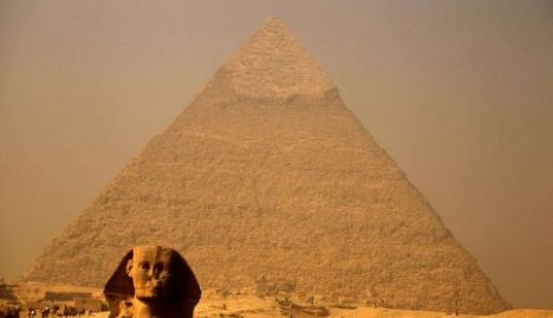 السلطات المصرية تتعامل بجدية مع دعوات لهدم الأهرامات وأبو الهول