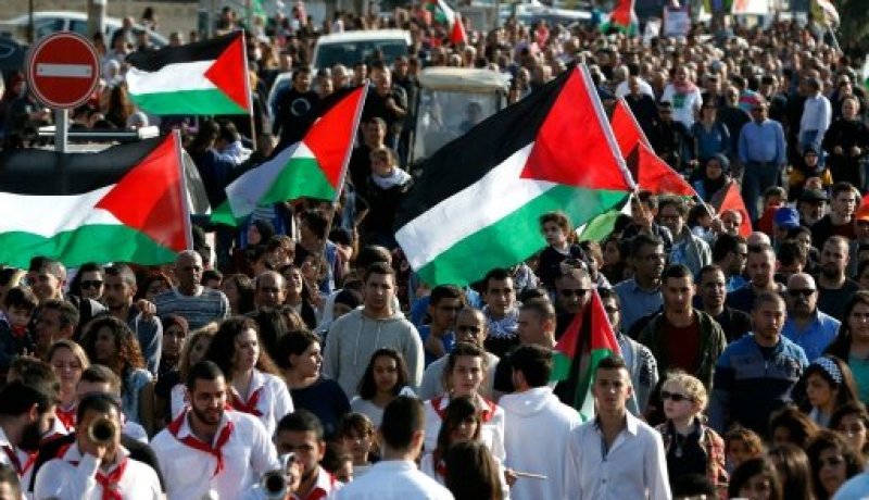 الأرض وطن .. شعار الفلسطنيين في الذكرى الـ 40 ليوم الأرض