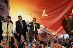 مستشار مرسي يكشف عن تفاصيل اجتماع الرئيس مع مستشاريه