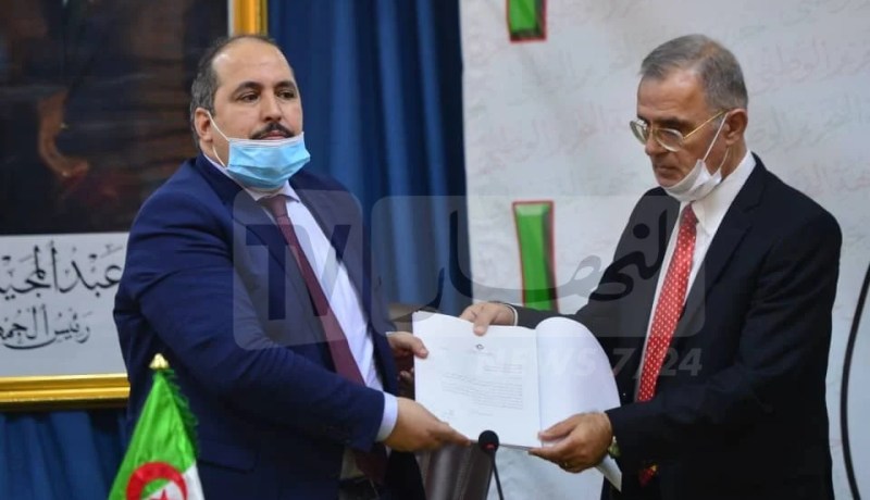 الأفلان.. بعجي يستقبل سفير فلسطين بالجزائر