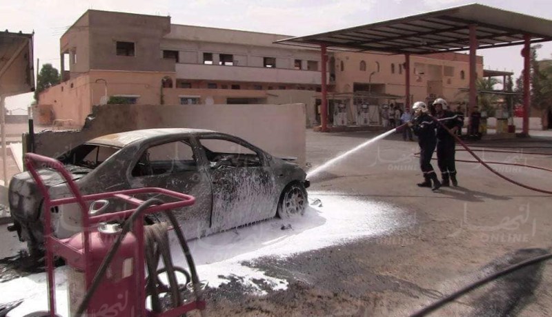 بالصور.. اشتعال سيارة سيرغاز بمحطة بنزين تسبب في حروق لمواطنين بغرداية