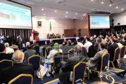 الوفد الليبي يدعو المقاولين الجزائريين إلى إنجاز مشاريع سكنية وإعادة إعمار المدن في ليبيا