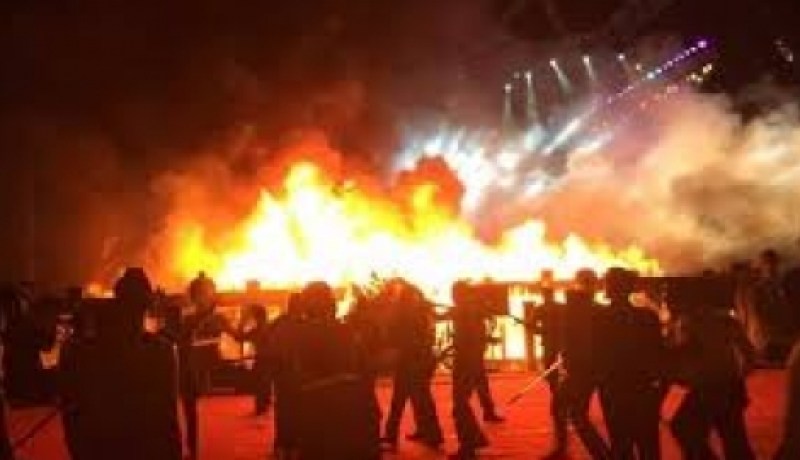 بالفيديو والصور حريق معبد بالهند يخلف أكثر من 100 قتيل