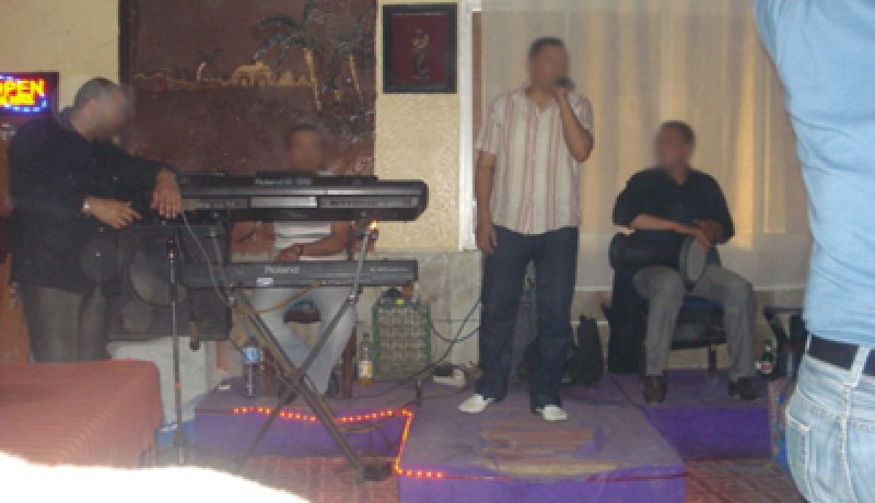 يسرقان جهاز‮ ''‬آي‮ ‬فون‮'' ‬ويصرفان المال في‮ ‬سهرة بوهران‮ ‬