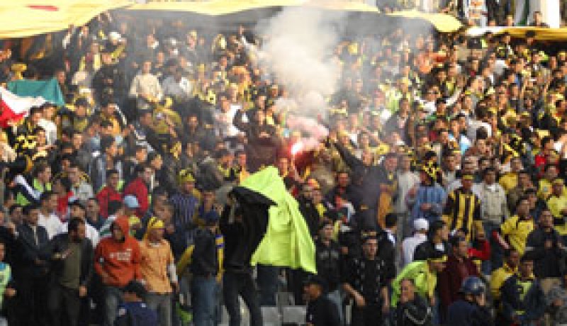 الجراد الأصفر يؤكد انه الشبح الاسود للنسر في كل المنافسات