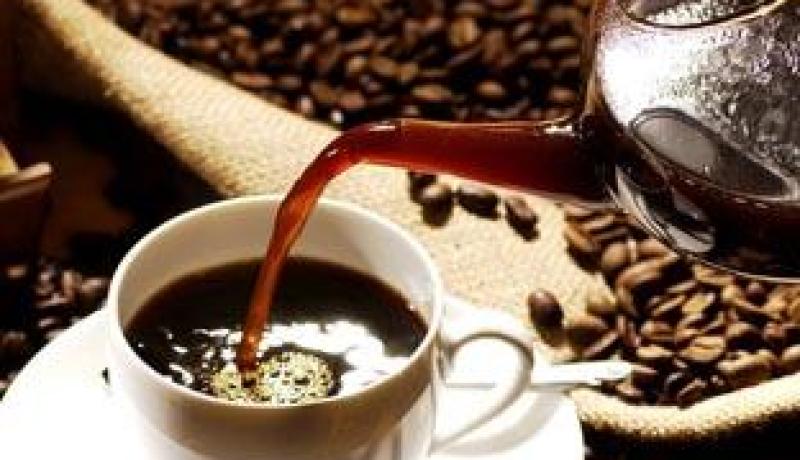 الكافيين يمنع التدهور العصبي المرتبط بالشيخوخة واضطرابات الدماغ