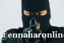 عصابة «الكاڤول» تستعمل مسدس رئيس دائرة لسرقة رجل أعمال صيني ثم تفقأ عينه في الحميز!