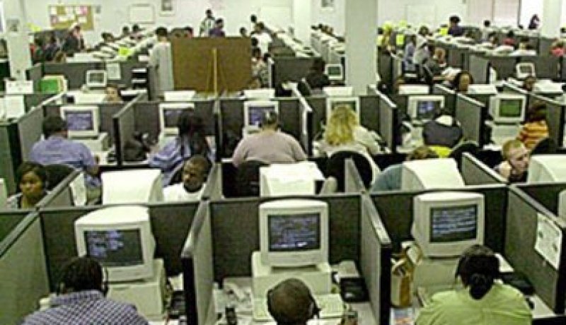 شركات عالمية تتجسس على الجزائريين عبر بياناتهم الشخصية وأرقام هواتفهم