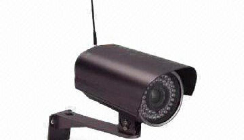 مواطن يضع كاميرات في منزل الورثة ليراقبهم!