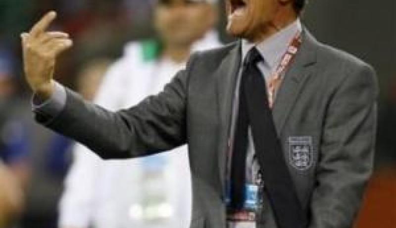 زوجـات لاعـبـي إنجـلــتـرا يتـمـردن عـلى كابـيـلـــو والكـل يعـصـي أوامـره