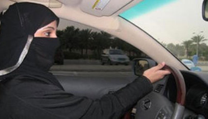وزيرة الشباب الايطالية تنضم الى حملة مطالبة المرأة السعودية بقيادة السيارة