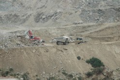 مسؤول بـ''محاجر الغرب'' في مستغانم يبرم صفقات مشبوهة بـ 20 مليارا