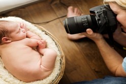 فلاش كاميرا يتسبب في فقدان بصر رضيع