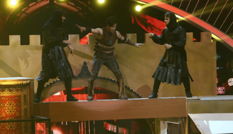 أمير يفعل المستحيل لإنقاذ حبيبته في عرض cascade وهذا ردّ فعل اللّجنة