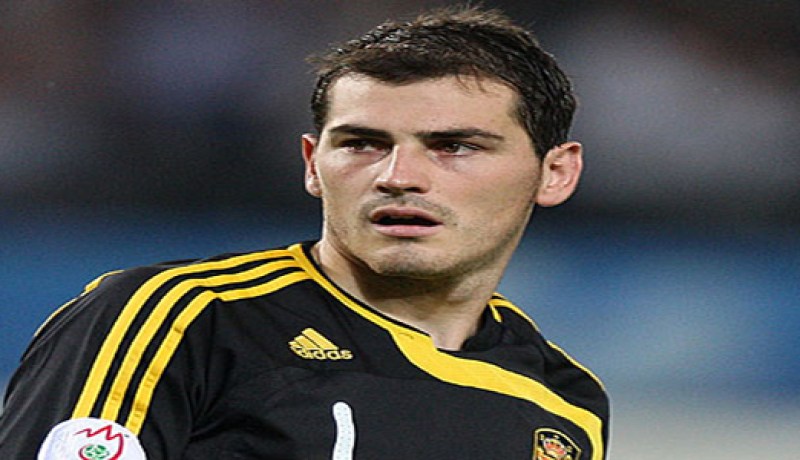 كاسياس ينشر قميصه الجديد عبر الفايس بوك