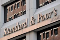 وكالة ستاندرد اند بورز تخفض التصنيف الائتماني لمصر مع آفاق سلبية