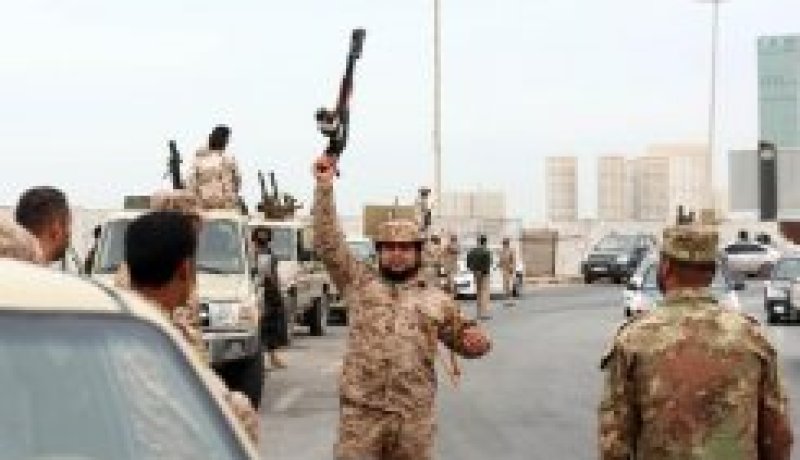 الجيش ينتشر في طرابلس واوامر الى المجموعات المسلحة بمغادرة المدينة