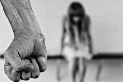 حتى والدتي لم تسلم من زوجي.. هوايته نهش الأعراض