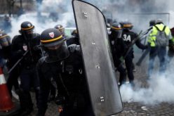 جرحى واعتقال مئات المتظاهرين في احتجاج «السترات الصفراء» بباريس