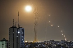 القسام توجه ضربات صاروخية إلى تل أبيب ردا على مجزرة الشاطئ