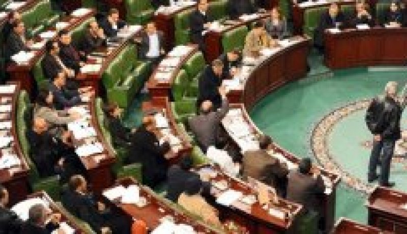 المجلس التأسيسي التونسي يستأنف مناقشة الدستور