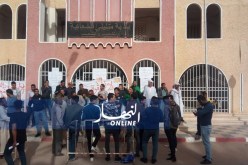 بالصور.. عشرات المواطنين يغلقون مقر بلدية متليلي بسبب مطالب اجتماعية بغرداية