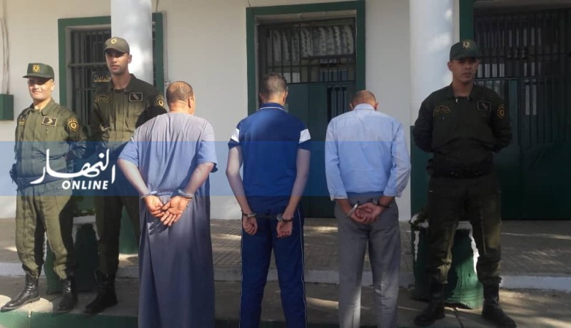 بالفيديو والصور.. تفكيك شبكة تهريب السجائر الأجنبية وتوقيف 3 أشخاص بمستغانم 