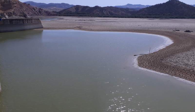 معسكر: فلاحون ومواطنون يحتجون على الوضعية الحرجة التي آل إليها سد فرقوق بالمحمدية