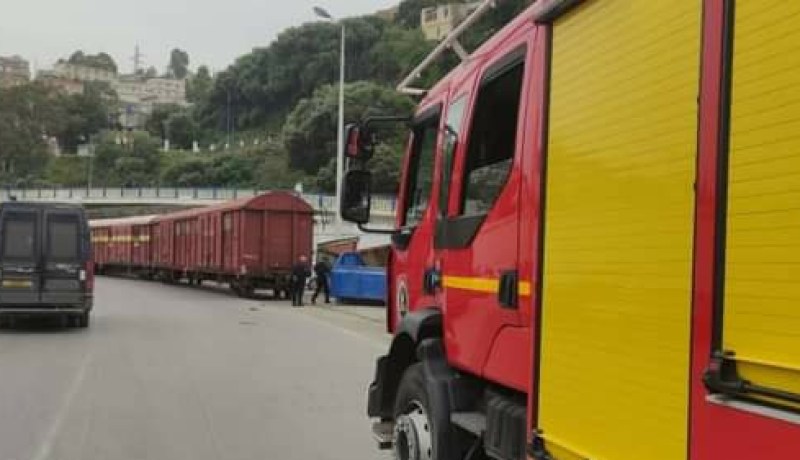 سكيكدة: كهل يفقد قدمه وينجو من الموت تحت عربات قطار بالميناء القديم
