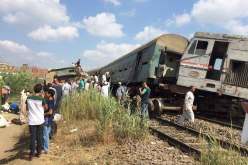 حوادث القطارات تتواصل بمصر.. إصطدام قطار بآخر في الإسكندرية