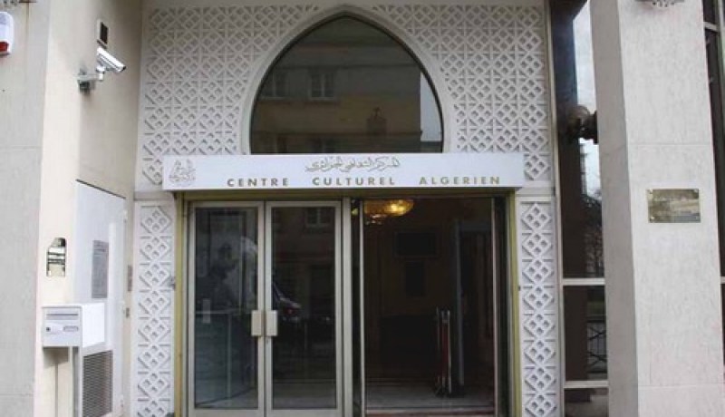 فنانون جزائريون يعرضون ابداعاتهم بالمركز الثقافي الجزائري في باريس