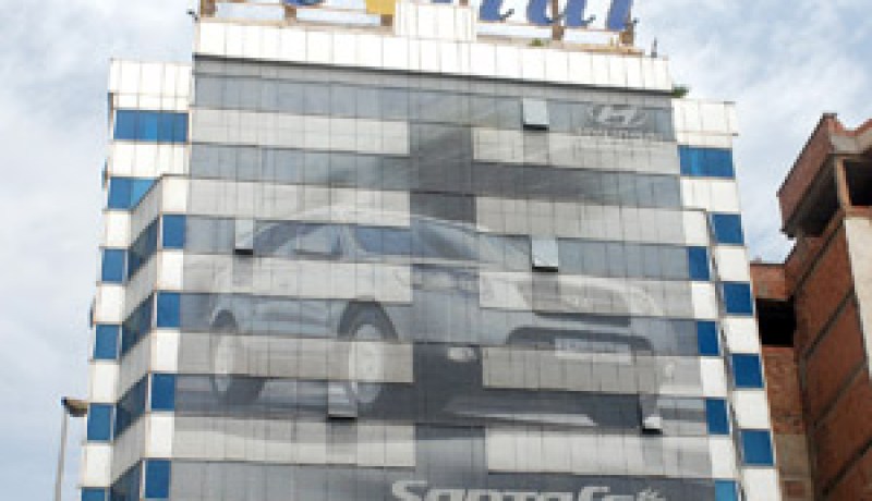 قال إن قيمتها 20 مليار دولار لم تحوّل بعد على مكتب بلخادم : ربراب يتّهم الحكومة بعرقلة مشاريعه