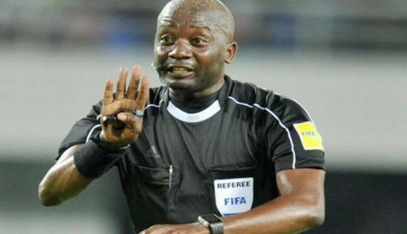 طاقم تحكيم بوتسواني لإدارة مباراة الجزائر والطوغو