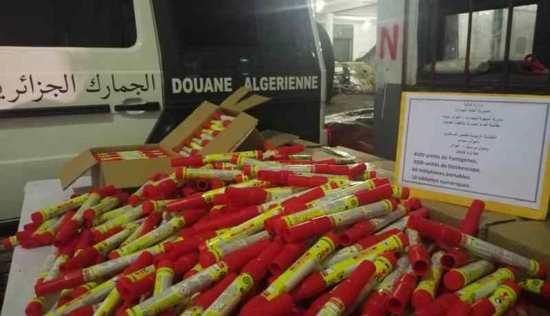 بالصور..حجز 4500 وحدة “فيميجان “و3000 ” Stroboscopes” بميناء الجزائر