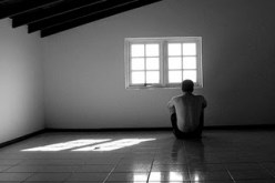 ‮ ‬هل أقبل بضعيف الشخصية قليل الحيلة فقط لأنني‮ ‬أحبه؟‮ ‬