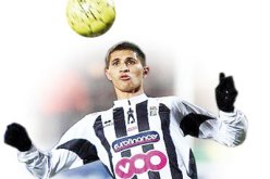 ‮‬أودعت ملفي‮ ‬رسميا السبت المنصرم وتقمصي‮ ‬ألوان فرنسا سابقا لا‮ ‬يعني‮ ‬شيئا‮ ‬