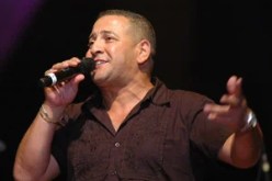 وضع الفنانين الجزائريين قبل احترافهم الغناء:جلطي بائع حمص ومعدنوس، محمد لمين مؤذن، ونادية بارود مدرسة لغة عربية