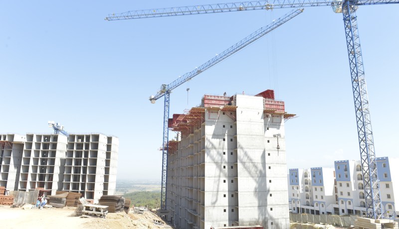 عائلات تحتج على توقيف مشروع التهيئة العمرانية الخارجية بتنس في الشلف