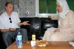 أبدى استهجانا كبيرا لاستغلال التراث الفني تجاريا، وقال إنه عيب، الشيخ عبد القادر شاعو لـ “النهار”:لم أندم على تعاملي مع محمد لمين.. وتوجد أصوات جميلة جدا ستحمل مشعل الأغنية الشعبية