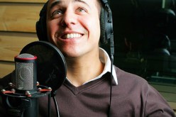 هكذا دفعت السلطات المغربية بشخصٍ‮ ‬ارتدى لباسا صحراويا على كتفه علم المغرب لتوريط الشاب فضيل‮!‬